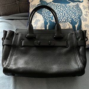 Coach Swagger Carryall Pebble Leather MATTE BLACK